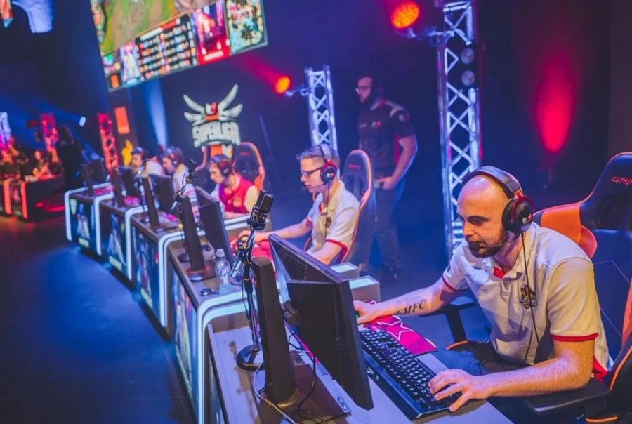 Las marcas encuentran un nuevo filón en los deportes electrónicos y esports cuya popularidad sigue creciendo